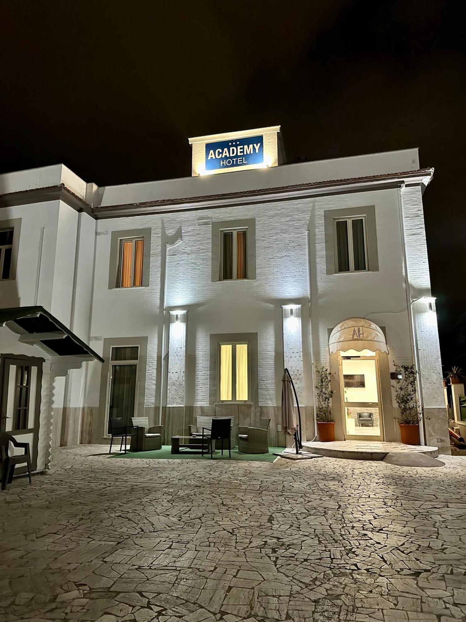 Academy Hotel Fiumicino Buitenkant foto