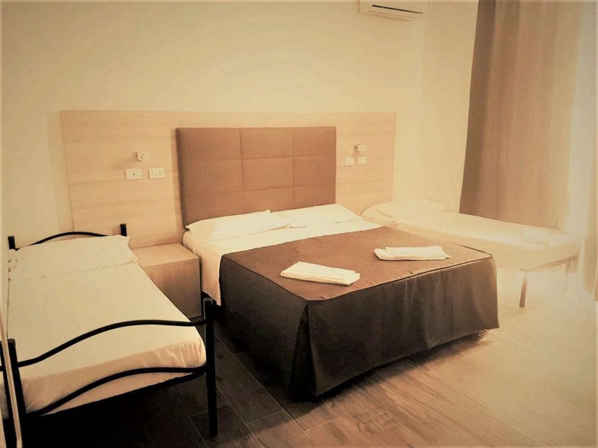 Academy Hotel Fiumicino Buitenkant foto